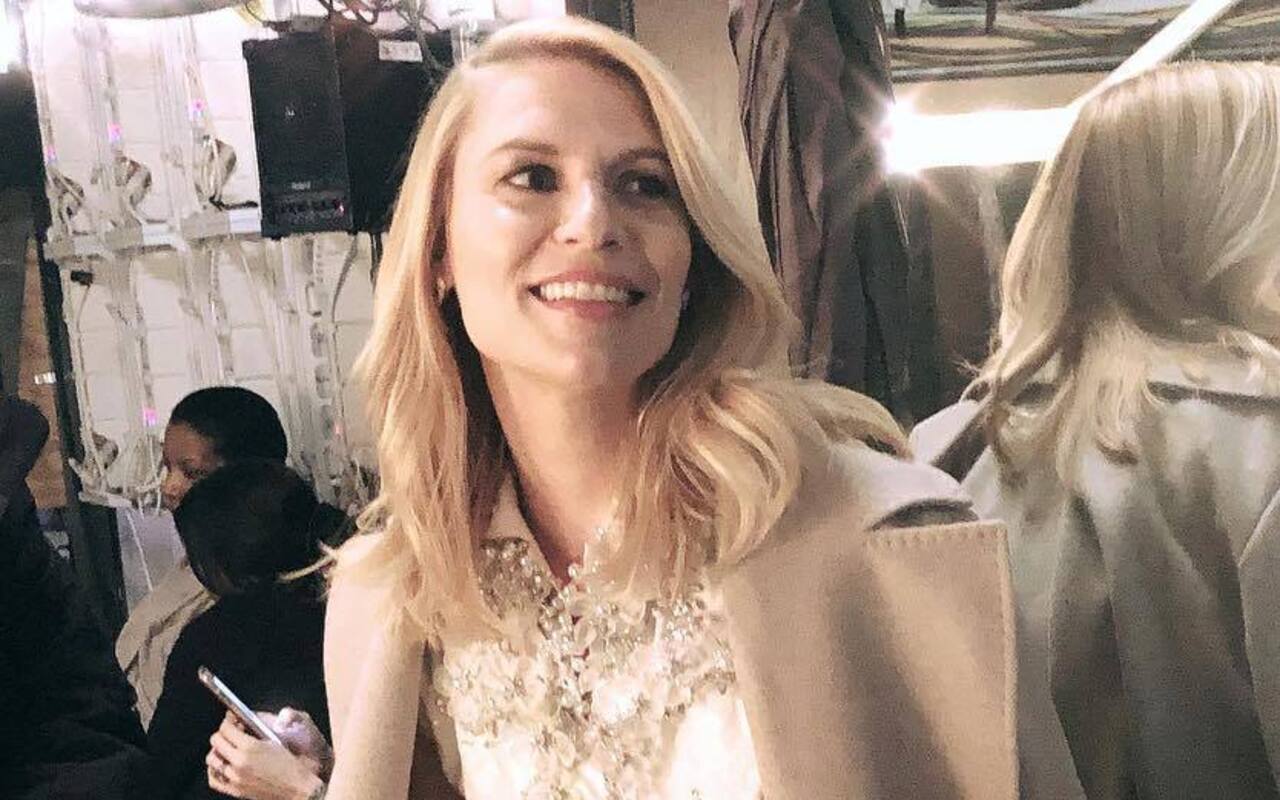 Claire Danes Admits Her Pregnancy Wasn't Planned as She Debuts Baby Bump at Golden Globes 2023