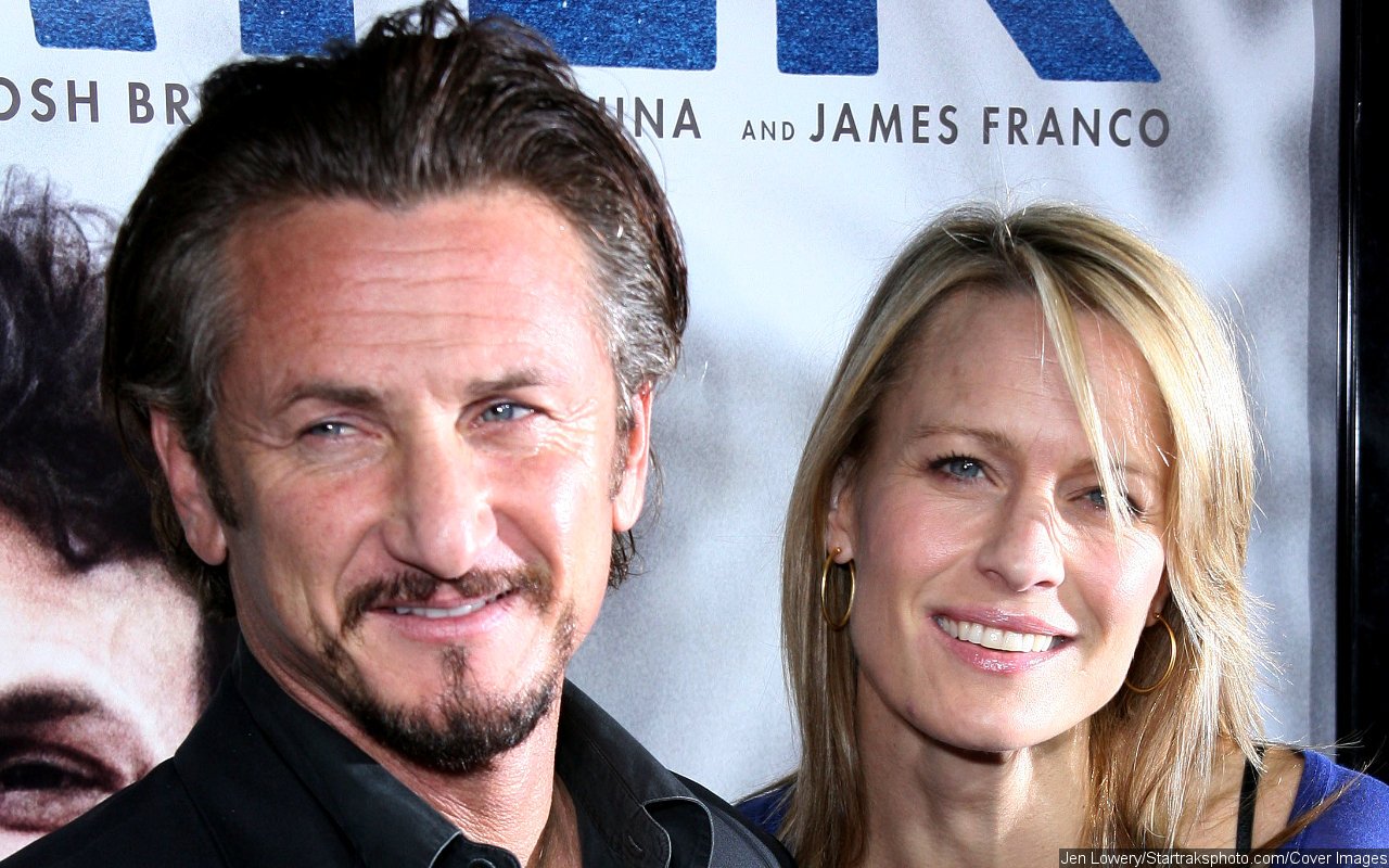 Sean Penn and Ex-Wife Robin Wright Seen Arriving in L.A. After Alleged Trip Together
