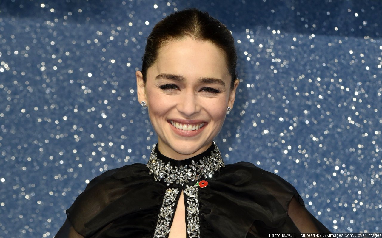 Emilia Clarke's Fans Poke Fun at Her Extremely Expressive Eyebrows