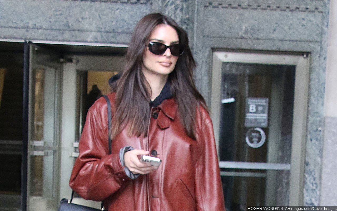 Emily Ratajkowski Blames Paparazzi for Her Short-Lived Romances