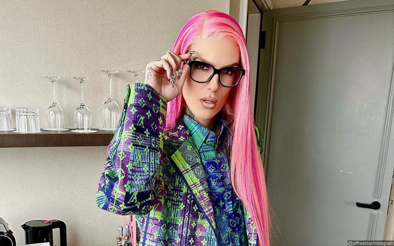 Jeffree Star Teases Fans With New Pic and Saucy Detail of His NFL Star Boyfriend