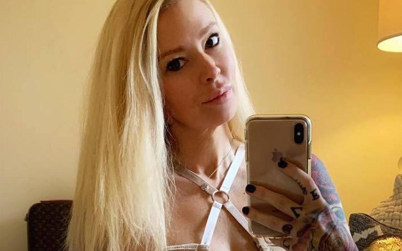 Jenna Jameson Confirms Split From Fiance, Introduces New Girlfriend