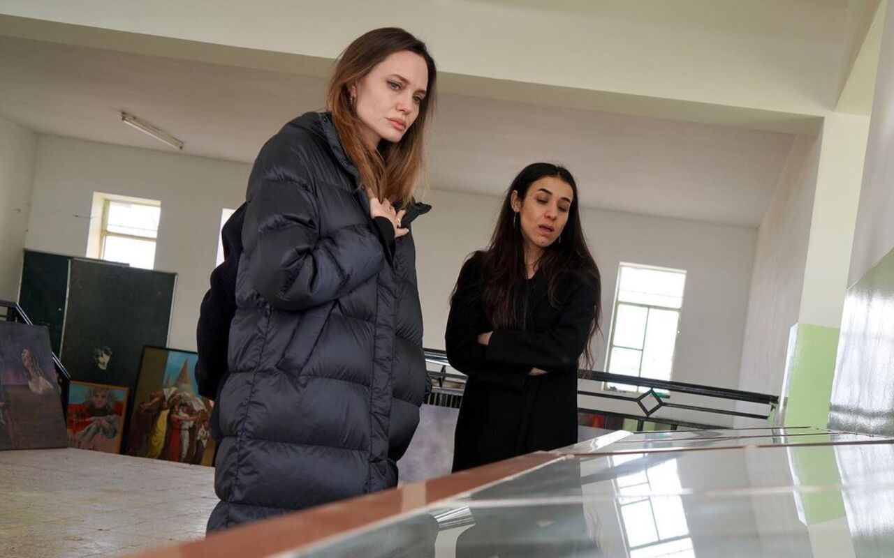 Angelina Jolie Gets Teary Eyes During Visit to Graves of ISIS Victims