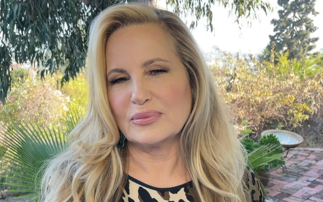 Jennifer Coolidge Receives Hasty Pudding From Harvard, Says Her Sufferings Were 'All Worth It'