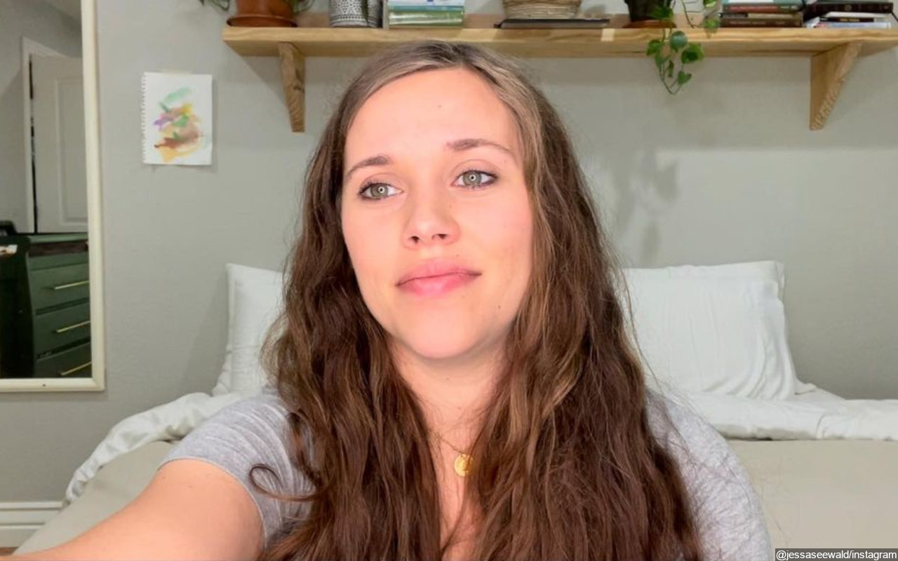 Jessa Duggar Breaks Down in Tears While Revealing She Suffered Miscarriage