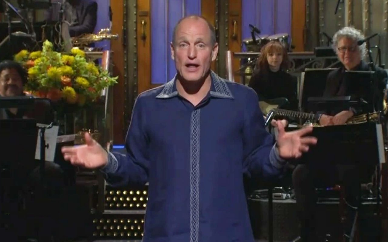 Woody Harrelson Slammed Over Anti-Vax Jokes During 'Saturday Night Live' Monologue 