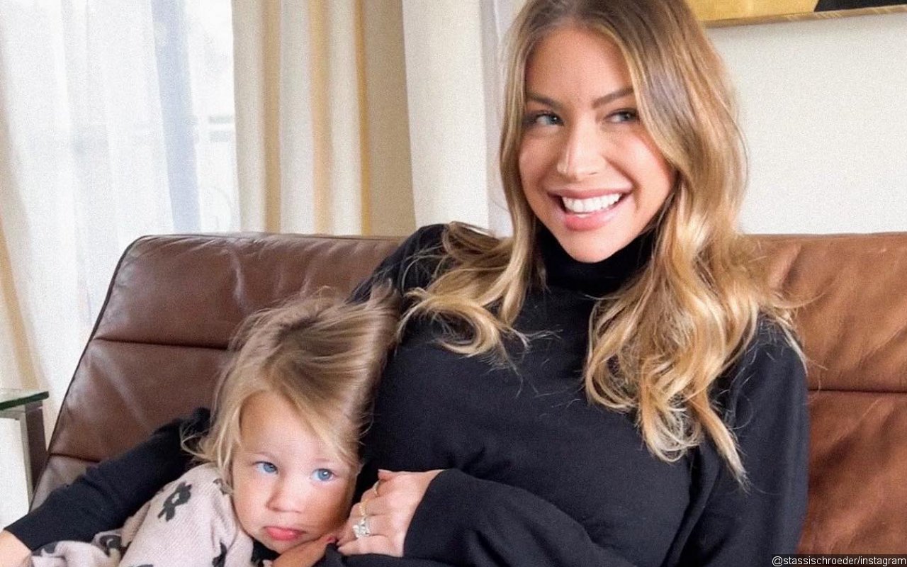 Stassi Schroeder Reveals Second Pregnancy in Cute Photo With Her Daughter