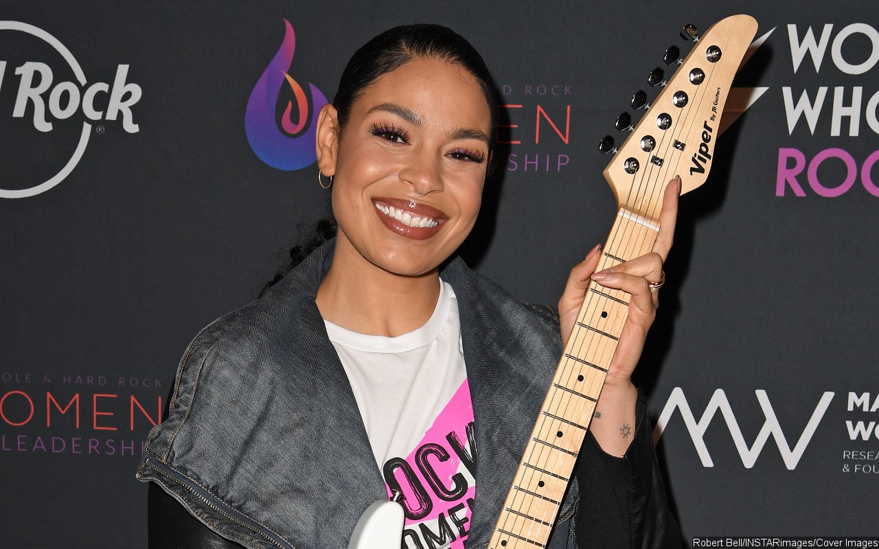 Jordin Sparks Defended by Fans After Being Trolled Over Her National Anthem Performance