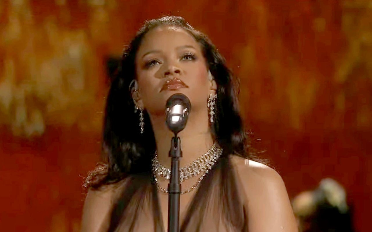 Oscars 2023: Rihanna Mesmerizes With First Live 'Lift Me Up' Performance