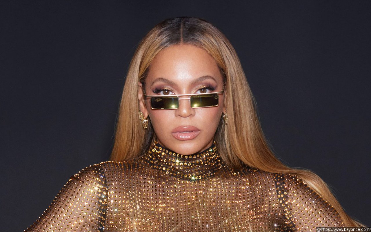 Beyonce Goes Braless in Her Jaw-Dropping Sheer Dress for Oscars Party