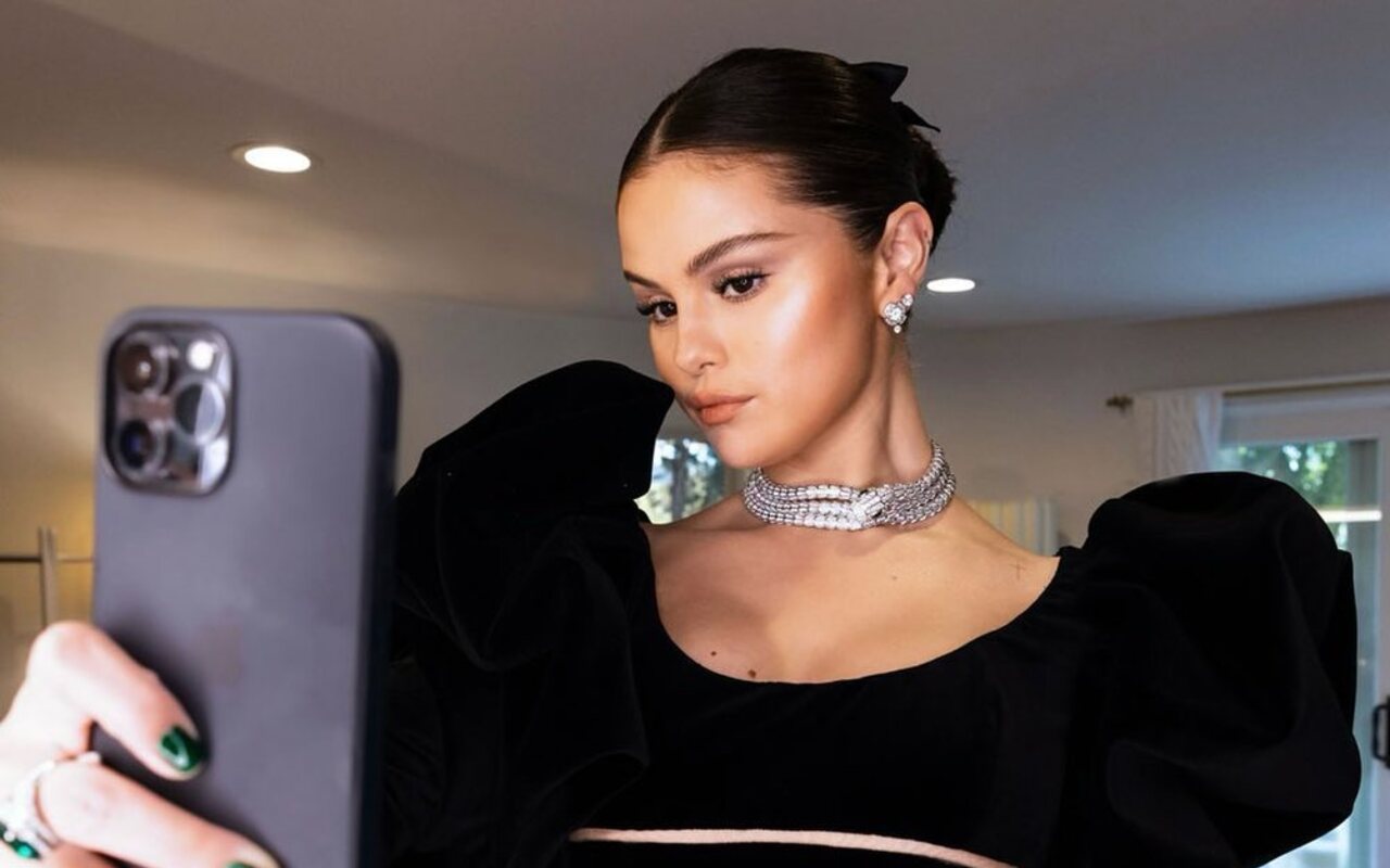 Selena Gomez Makes History After Becoming First Woman to Reach 400M Followers on Instagram