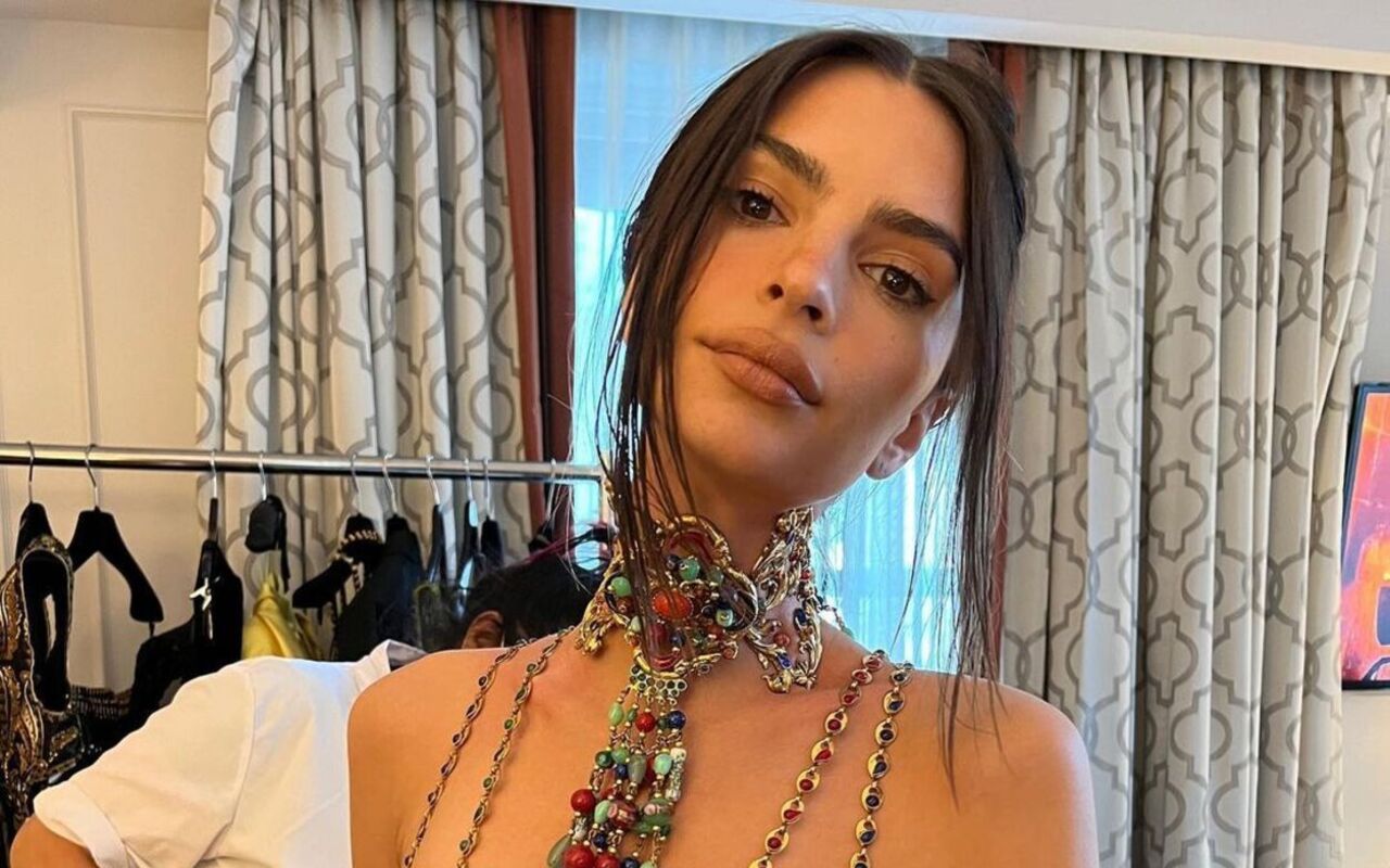 Emily Ratajkowski Slams Men for 'Thinking With Their D****'