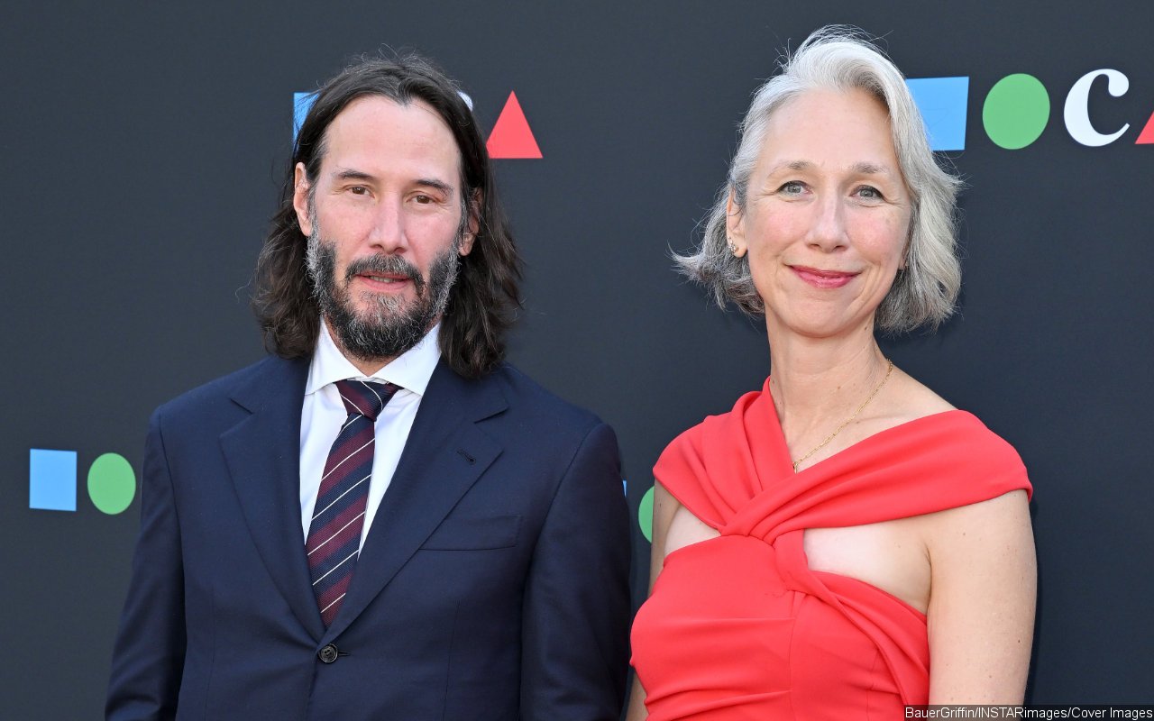 Keanu Reeves Has His 'Last Moment of Bliss' While in Bed With GF Alexandra Grant