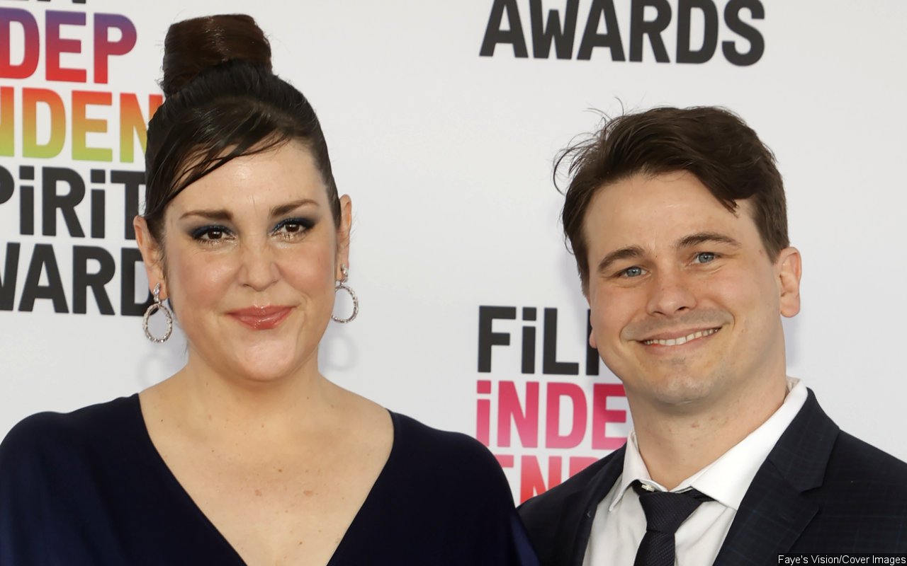 Jason Ritter Emotionally Reflects on His Alcoholism Prior to Marrying Melanie Lynskey