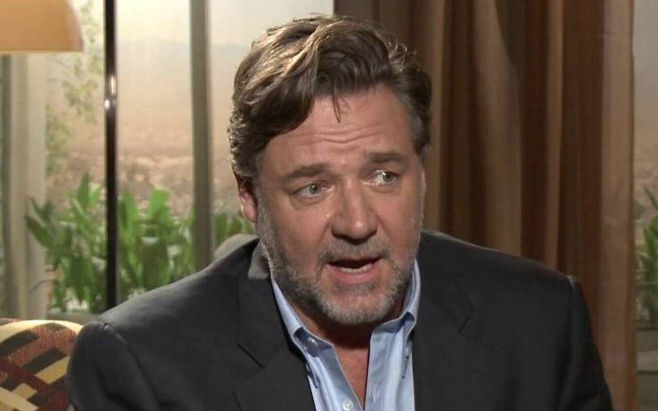 Russell Crowe Devastated as His Dog Died in His Arms After Being Hit by Car 