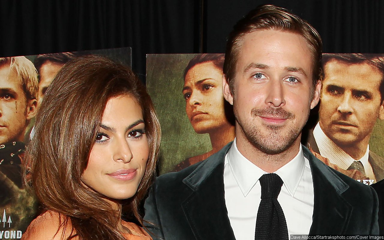 Eva Mendes Finds Posing for Photos With Husband Ryan Gosling 'Uncomfortable - Vimarsana News