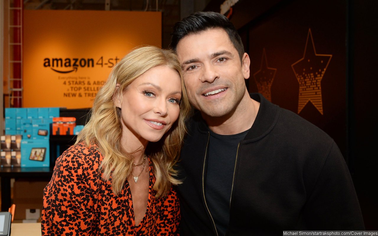 Kelly Ripa 'Pretty Sure' Her and Mark Consuelos' Kids Have Blocked Them on Social Media