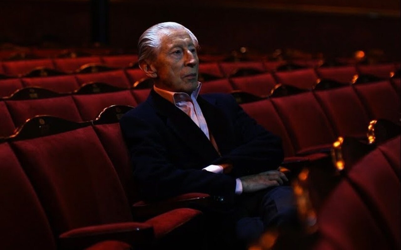 'Phantom of the Opera' Star Murray Melvin Died in Hospital at Age 90