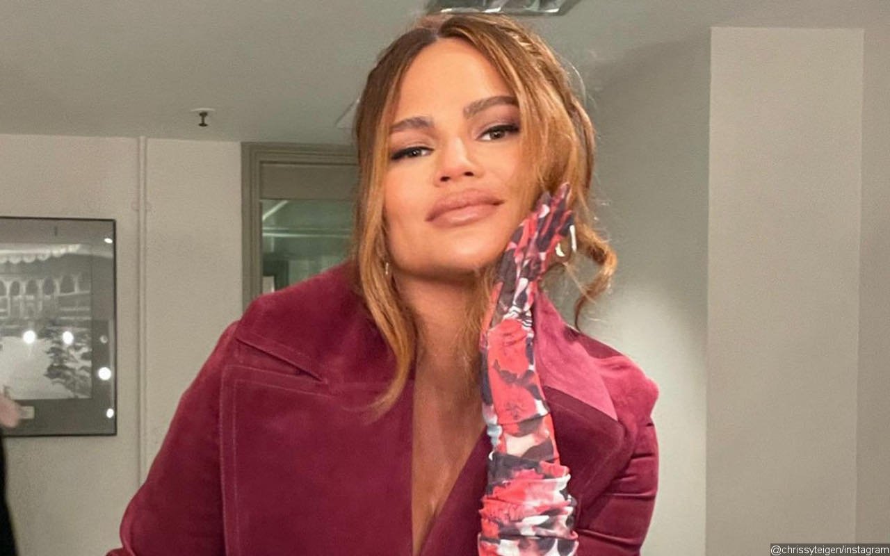 Chrissy Teigen Bares All in New Picture to Get Honest About Her Postpartum Body