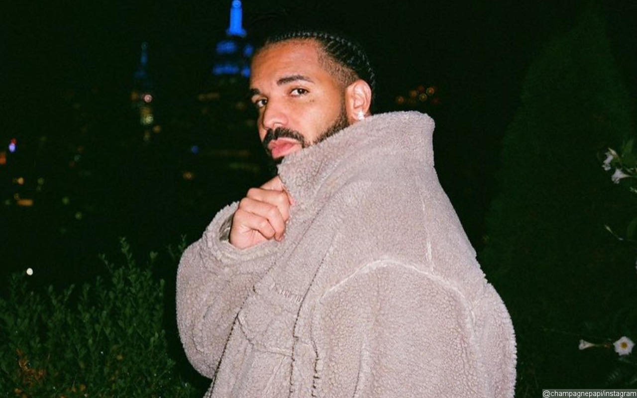 Drake Gets Roasted After Posting Shirtless Thirst Trap