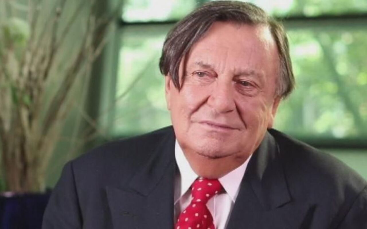 Barry Humphries Hospitalized With 'Serious' Condition Following Complications After Hip Surgery