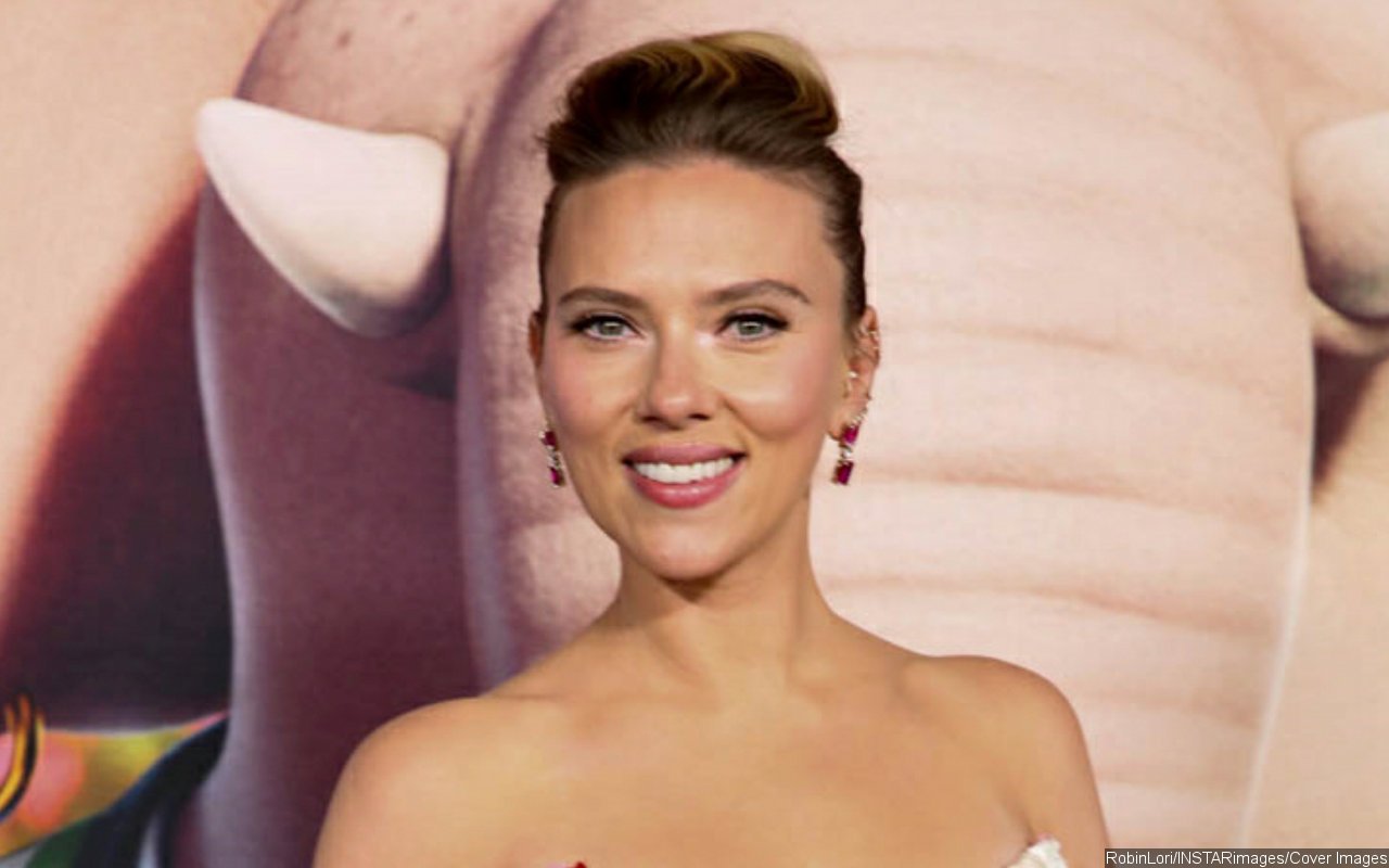 Scarlett Johansson Describes Ex-Husband Ryan Reynolds as a 'Good Guy' 