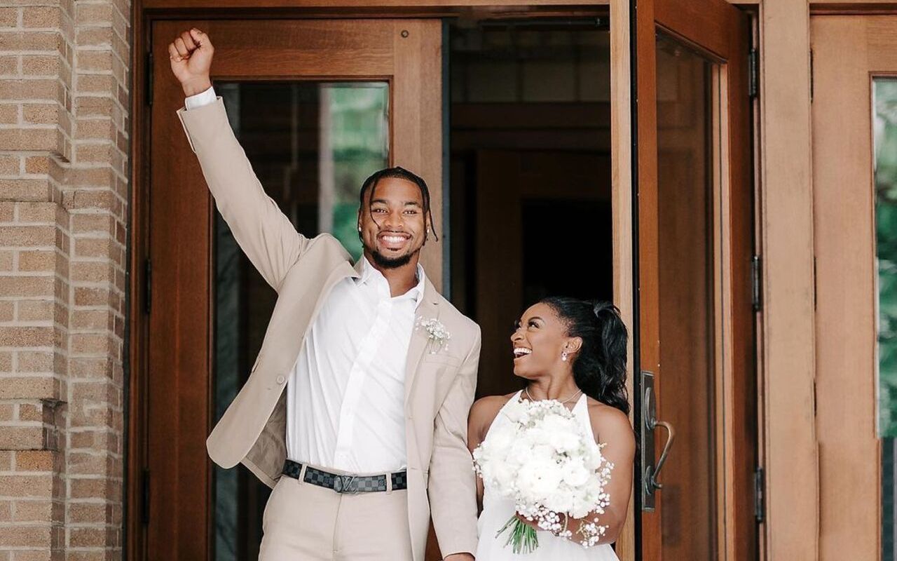 Simone Biles' Husband Jonathan Owens Pumps His Fist After Swapping Vows With Her