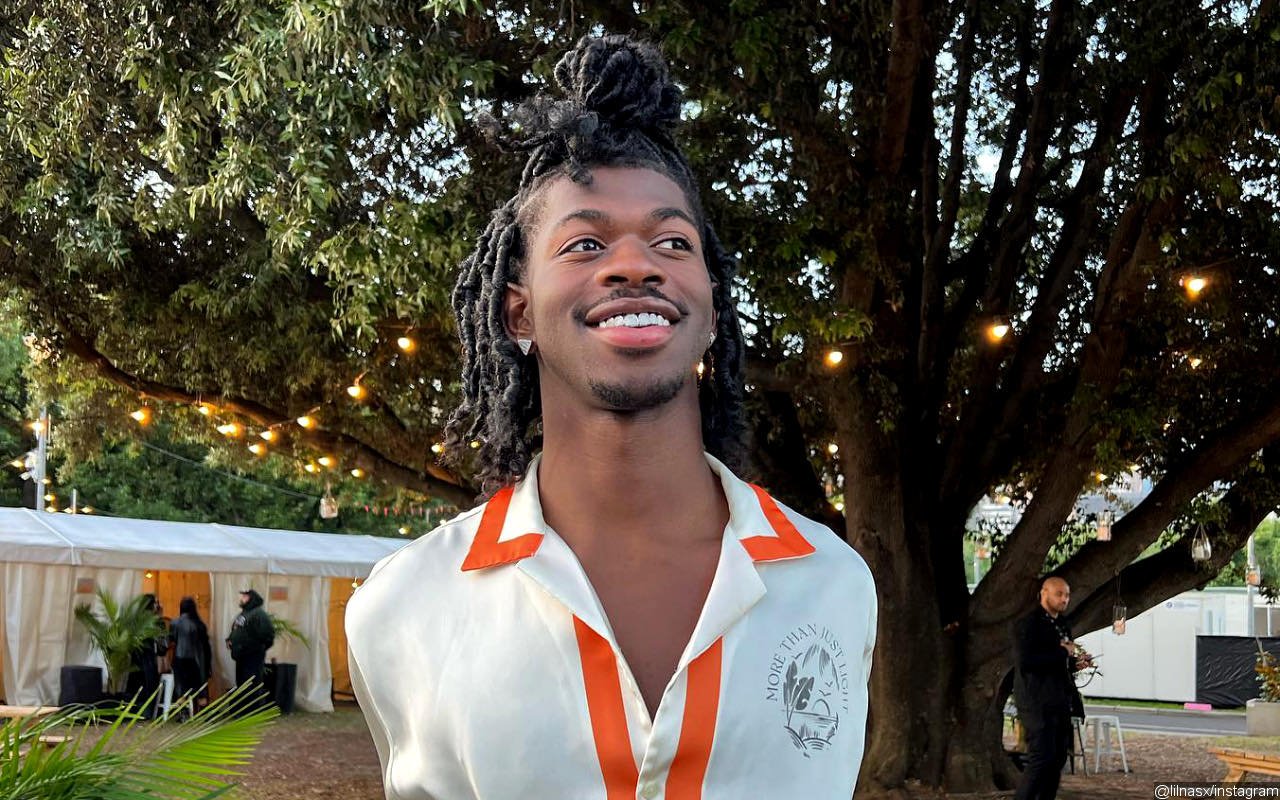 Lil Nas X Cracks Some Jokes About Photo of Him Kissing PinkPantheress 