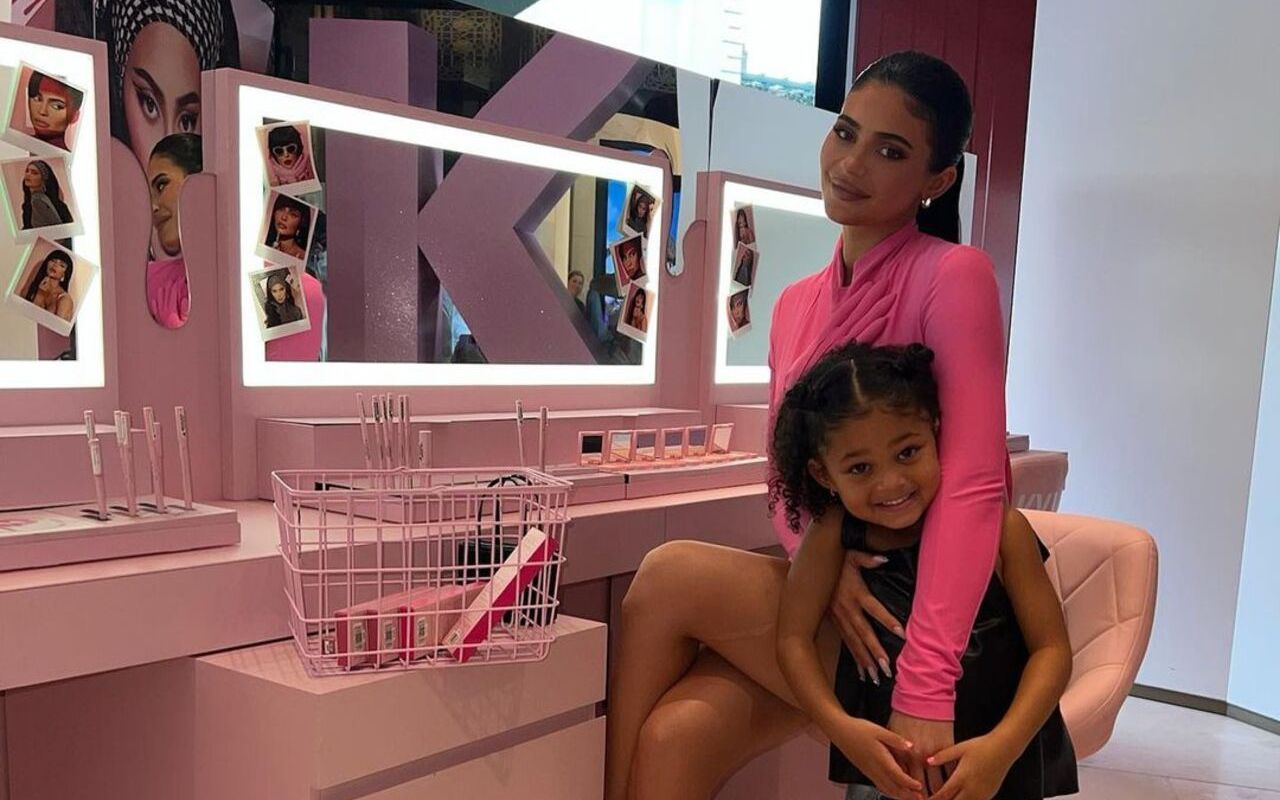 Kylie Jenner Worried Kardashians' 'Beauty Standards' Will Harm Her Daughter