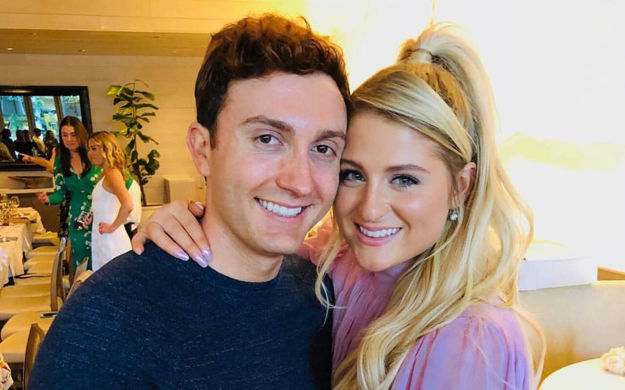 Meghan Trainor Gets Husband Daryl Sabara to Shave Her Legs During Pregnancy