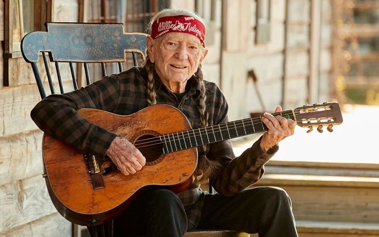 Willie Nelson Quits Smoking and Drinking in Hopes to Add 'a Few Days' to His Life