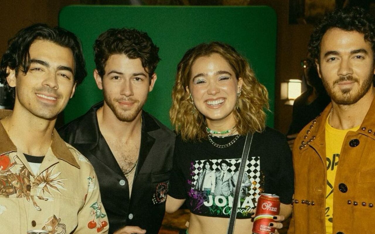 Haley Lu Richardson 'Peed Her Pants' When She First Met Jonas Brothers