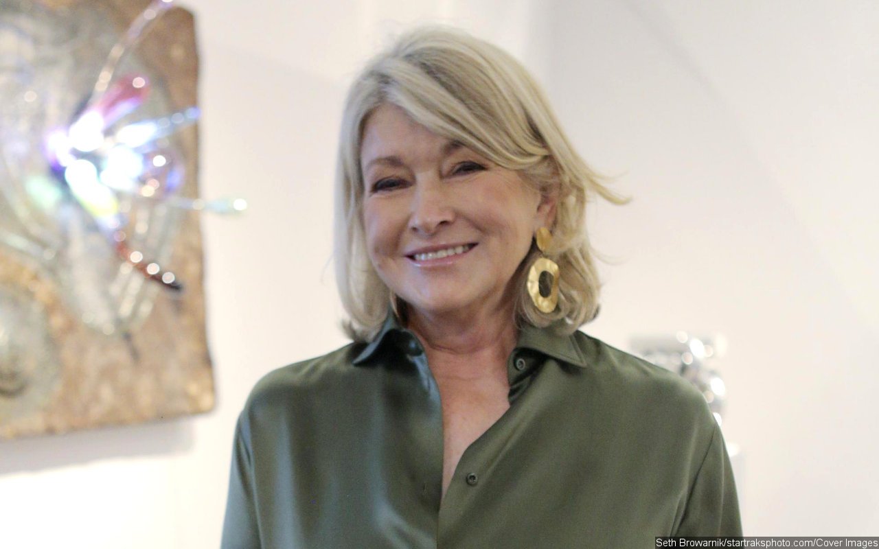 Martha Stewart Admits Being Oldest Cover Model for Sports Illustrated Swimsuit Issue Is Challenging