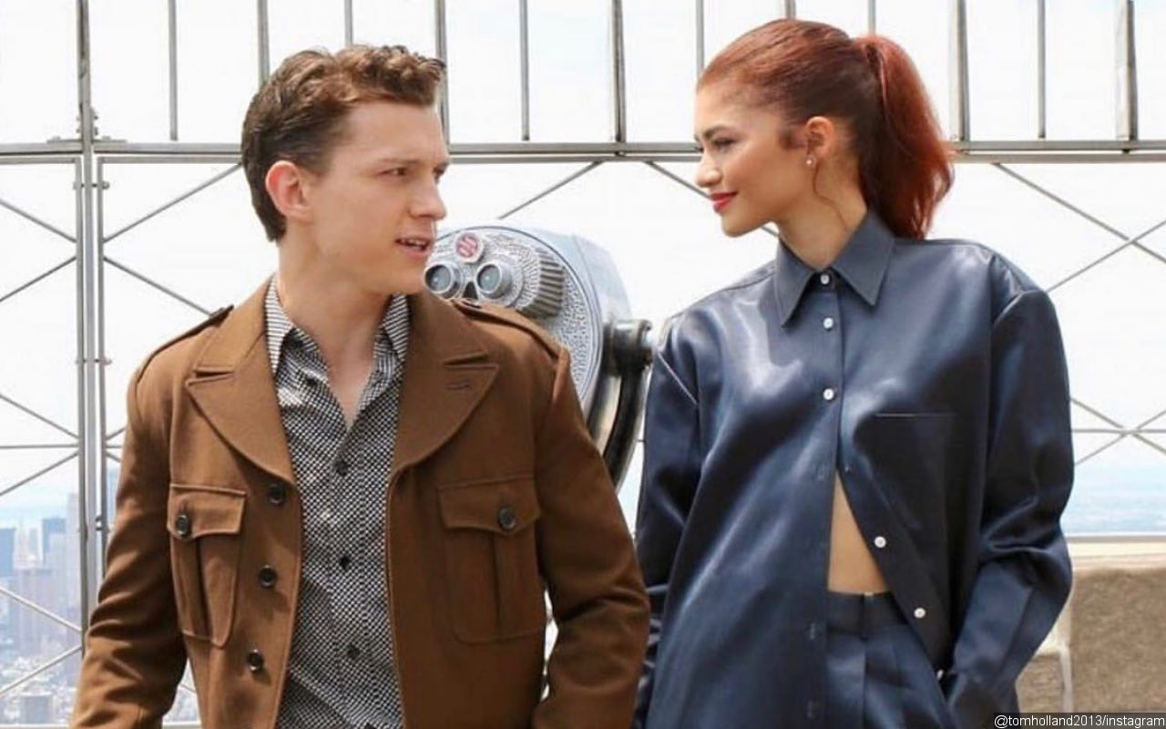 Zendaya and Tom Holland Kiss and Cuddle During Romantic Boat Ride in Italy