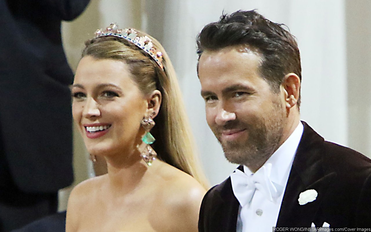 Blake Lively Shares 'Extra Spicy' Photo of Ryan Reynolds' Buff Transformation