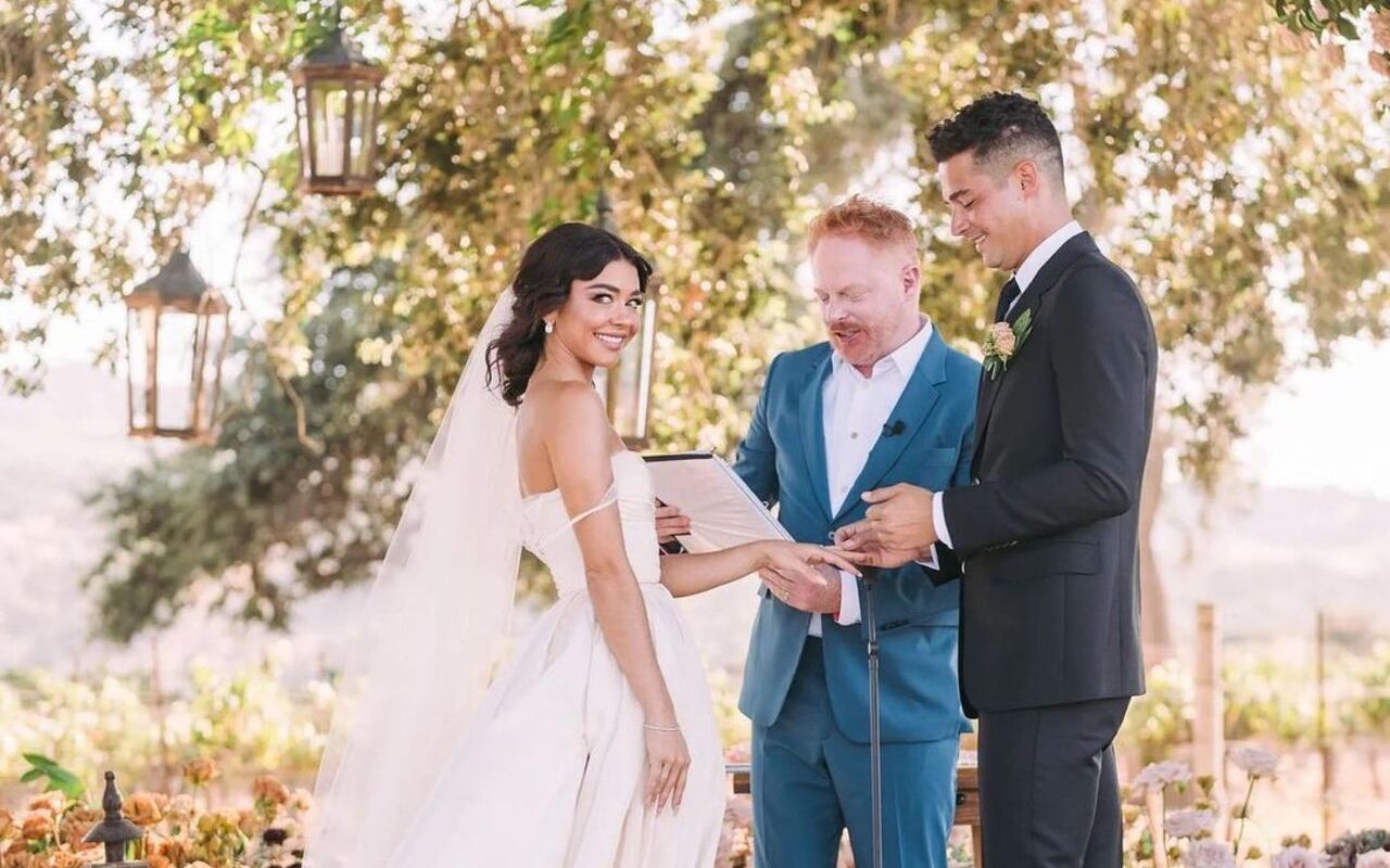 Jesse Tyler Ferguson Tells Sarah Hyland to Delay Having Kids With Her Husband Wells Adams