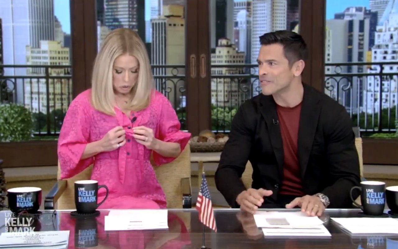 Kelly Ripa Suffers 'Wardrobe Emergency' at 'Live' Show Backstage