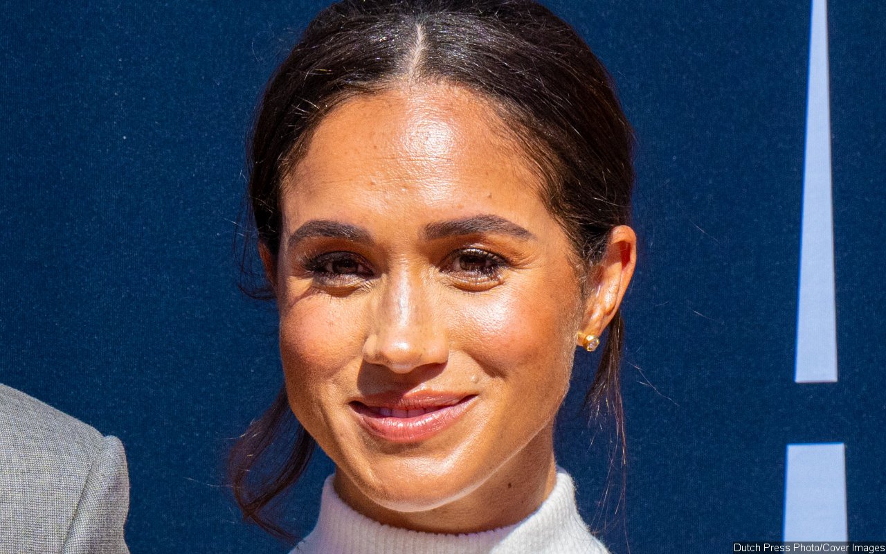 Meghan Markle Sends Desperate Texts to Ask People to Hang Out With Her