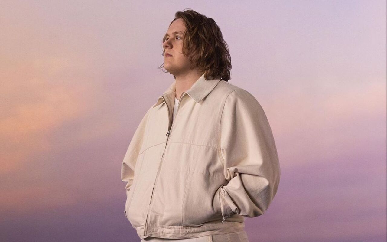 Lewis Capaldi Scraps All His Scheduled Gigs Until Glastonbury