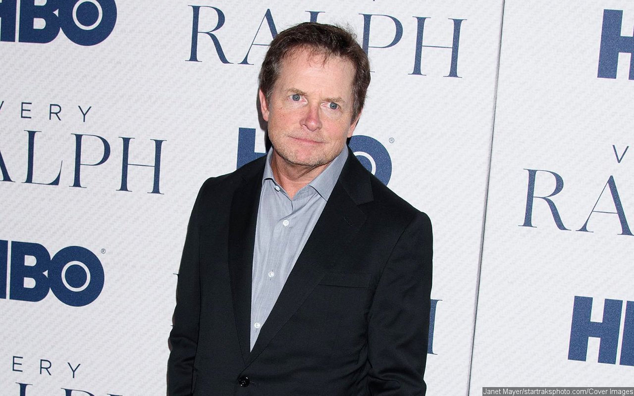 Michael J. Fox Falls on Stage During 'Back to the Future' Panel Amid Parkinson's Battle - Vimarsana News