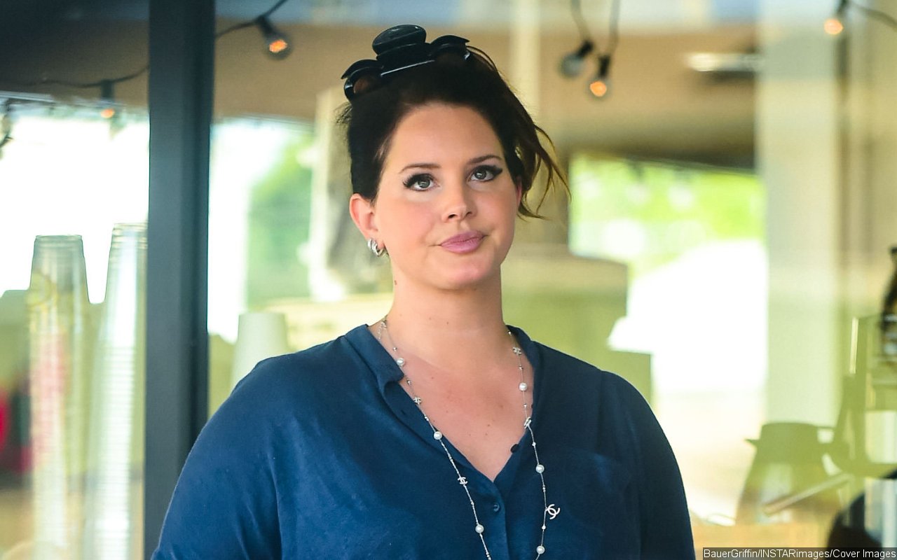 Lana Del Rey Announces Her Departure From Social Media - Vimarsana News