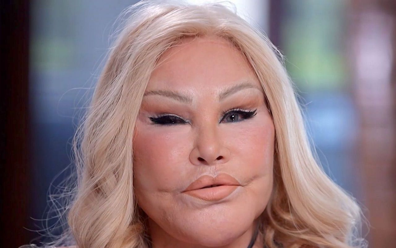 Jocelyn Wildenstein Recalls Killing Lion, Eating Its Heart, Smearing Its Blood on Her Neck