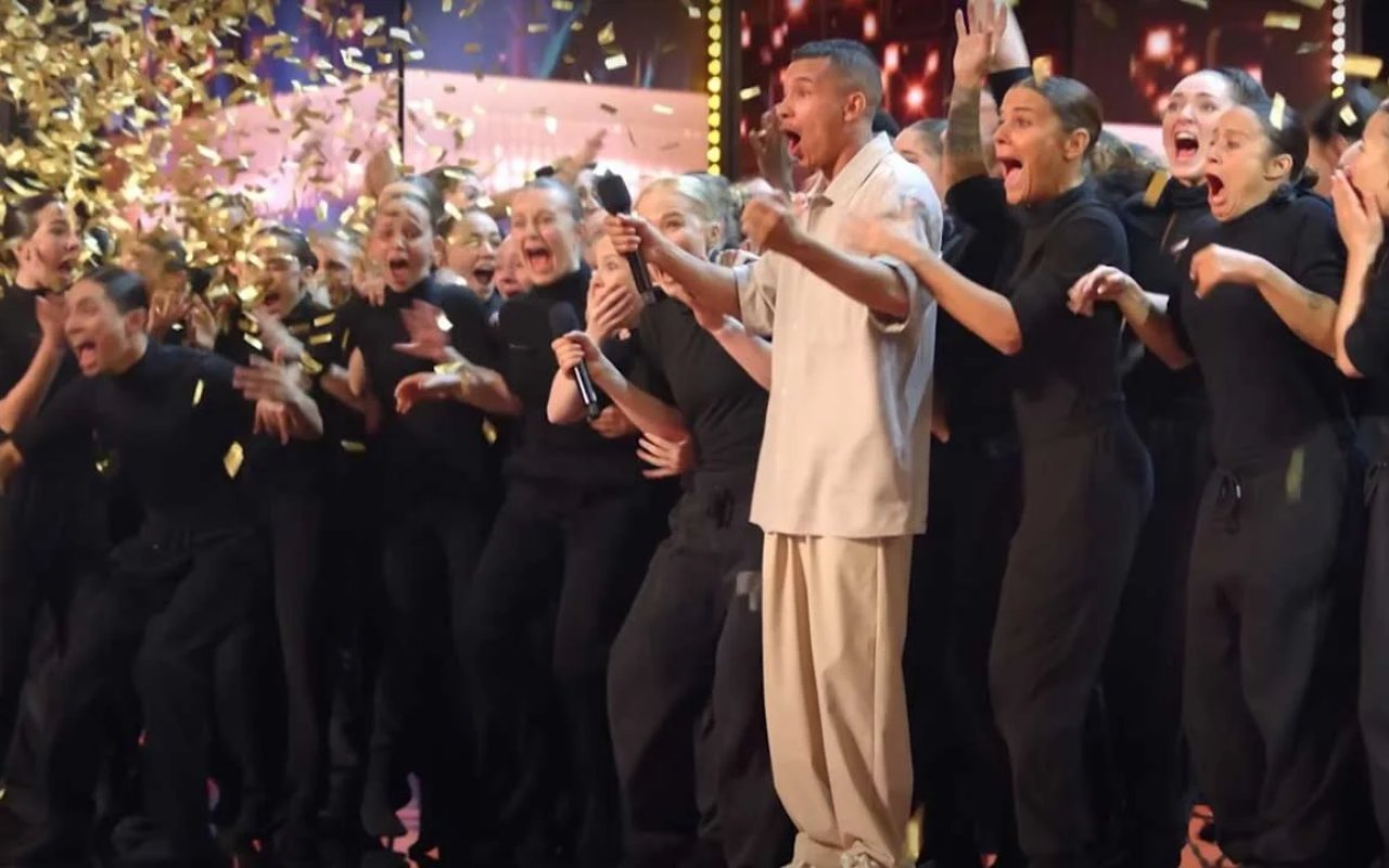 'AGT' Recap Howie Mandel Gives His Golden Buzzer to 'Hypnotic' Dance Crew
