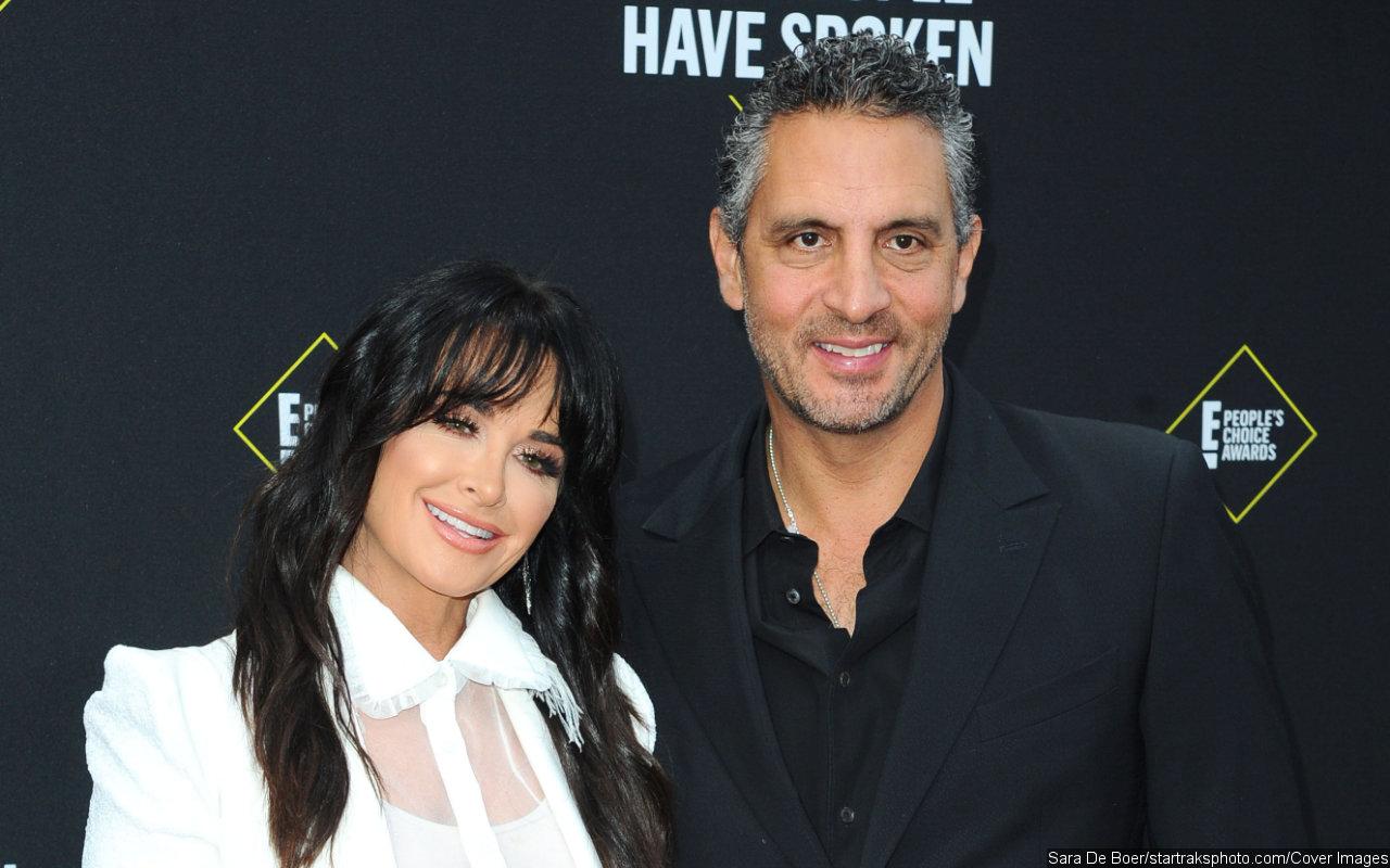 Kyle Richards and Mauricio Umansky Admit to Having 'Rough Year,' Shut Down 'Salacious' Split News - Vimarsana News