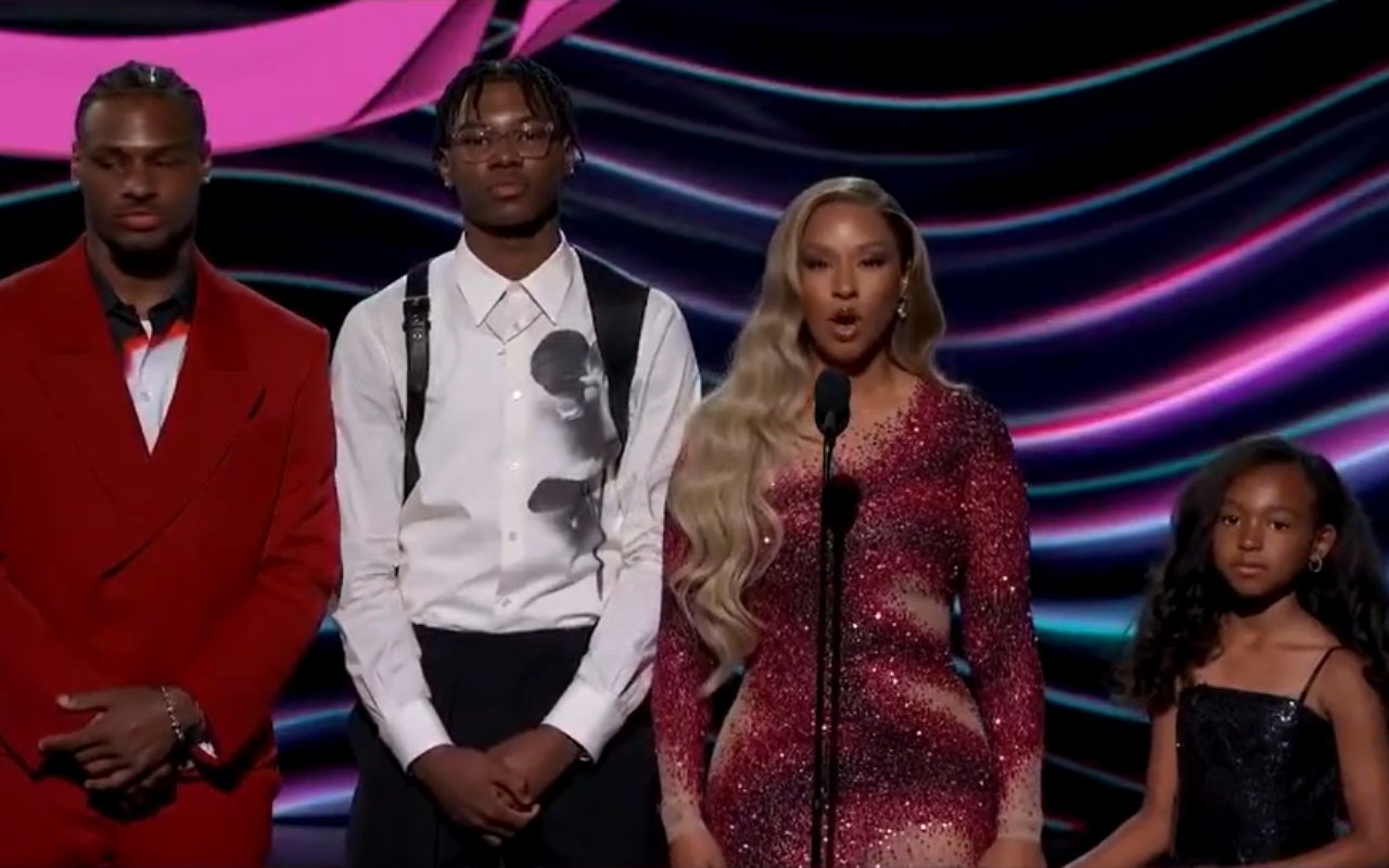 LeBron James' Daughter Stops Mom Savannah From Cursing at 2023 ESPY Awards