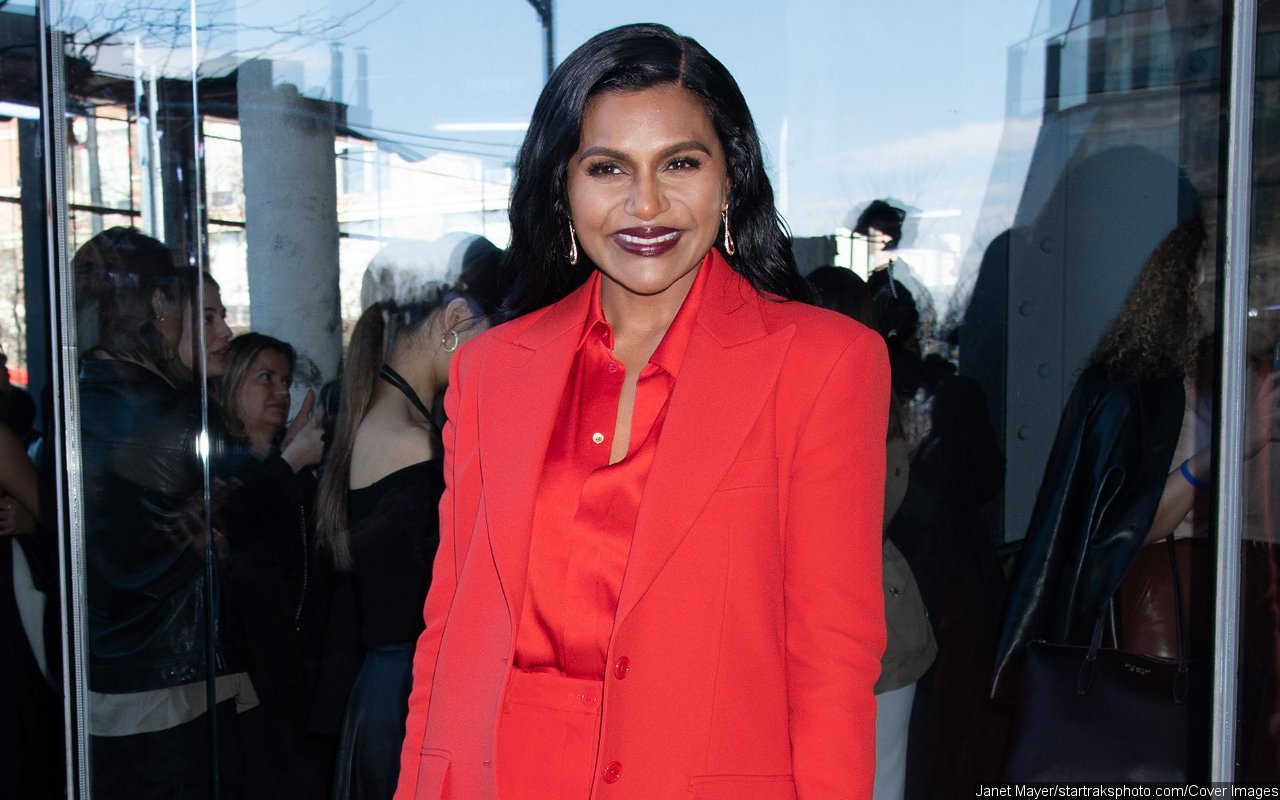 Mindy Kaling Details How Her Definition of Beauty Has 'Evolved' Over Time - Vimarsana News