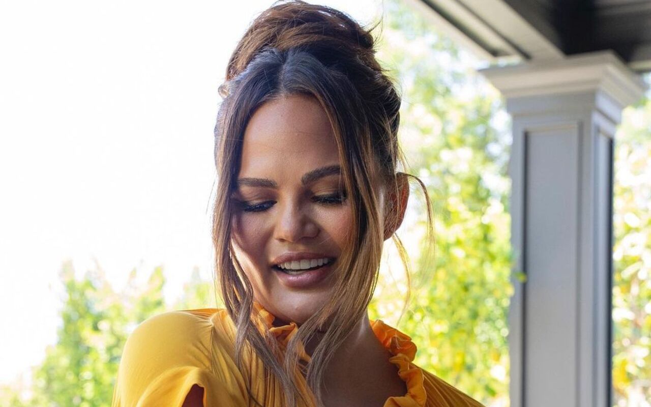 Chrissy Teigen Gets Her First Colonoscopy to Check for Colon Cancer