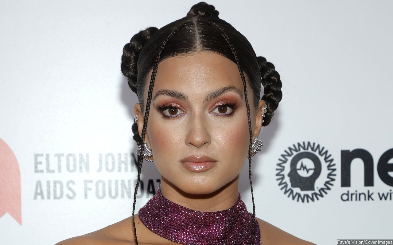 Tori Kelly Recovering at Home After Hospitalized With Blood Clots - Vimarsana News