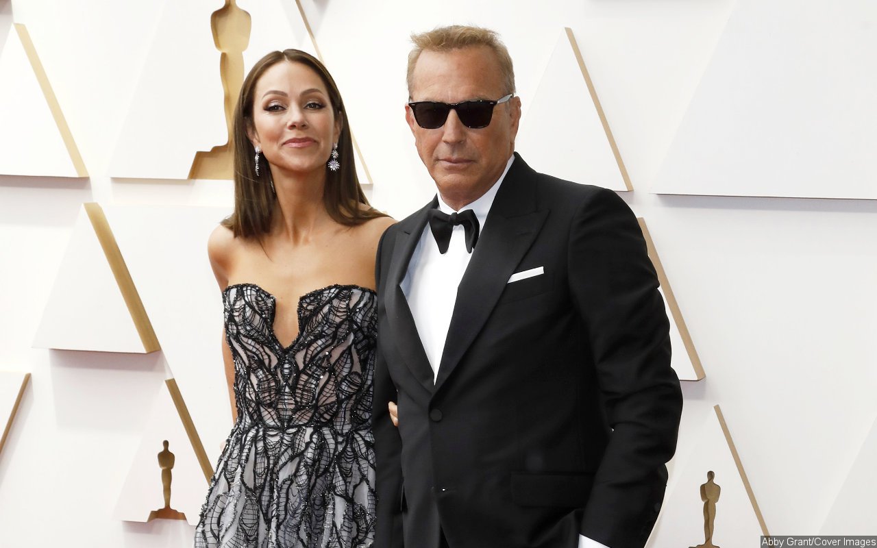 Kevin Costner 'Embarrassed' by Estranged Wife Christine's Hawaii Vacation With His Close Friend - Vimarsana News