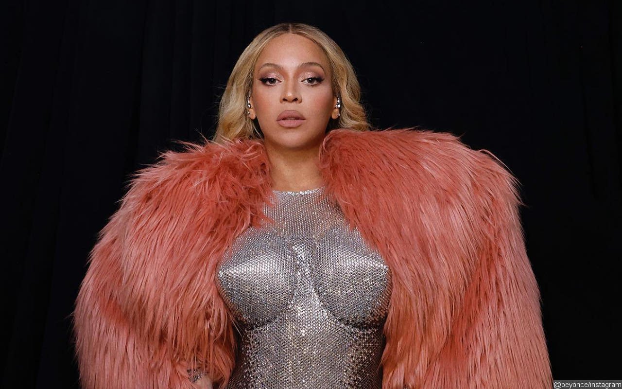  Beyonce Pays Tribute to Fan Who Died After Being Stabbed for 'Voguing' to Her Song